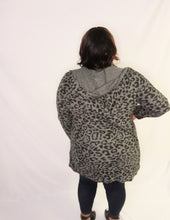 Load image into Gallery viewer, Cheetah Print Cardigan
