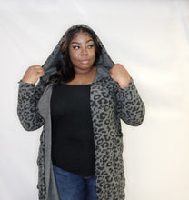 Load image into Gallery viewer, Cheetah Print Cardigan
